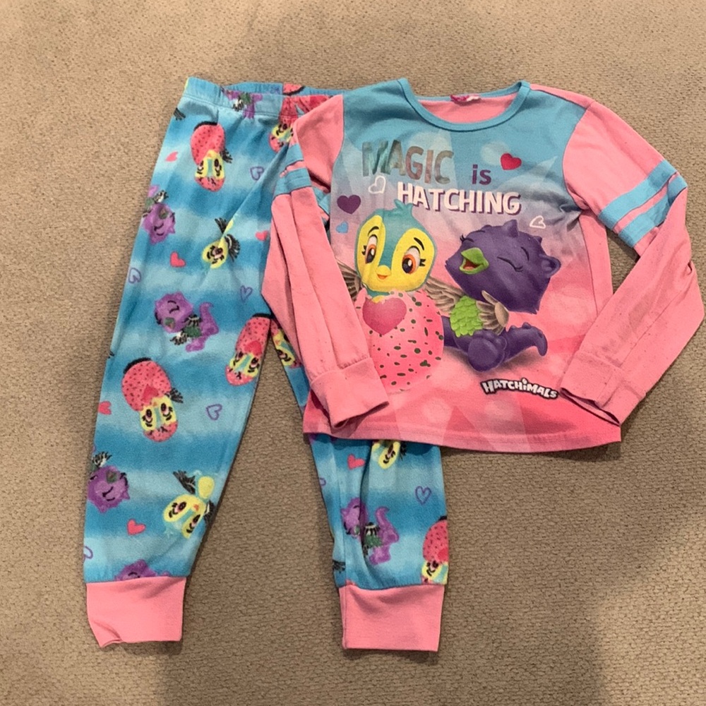 Girls hatchimals pajama set